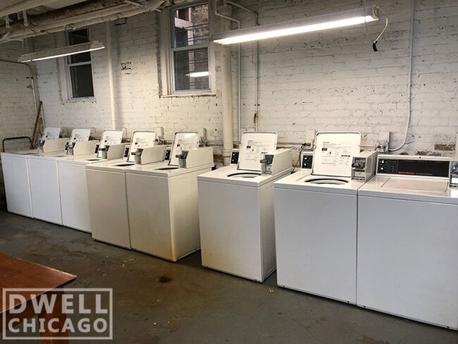 6526 N Lakewood Ave, Unit 1 in Chicago, IL - Foto de edificio - Building Photo