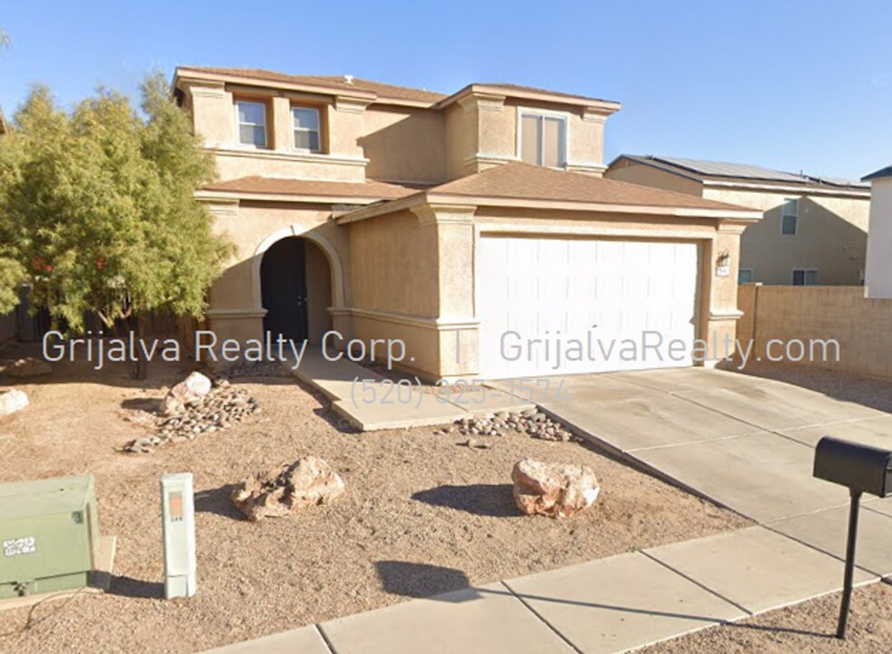 548 W Tiger Shark Rd in Tucson, AZ - Building Photo