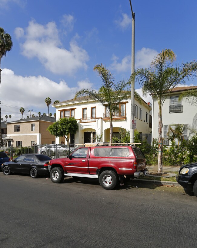 847 S Mariposa Ave in Los Angeles, CA - Building Photo - Building Photo