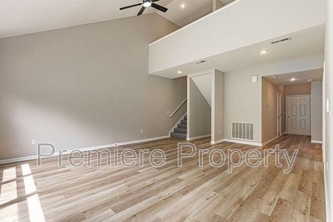 7957 Parallel Pkwy in Kansas City, KS - Building Photo - Building Photo