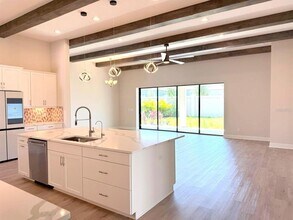 11122 Rustic Timber Lp in San Antonio, FL - Building Photo - Building Photo