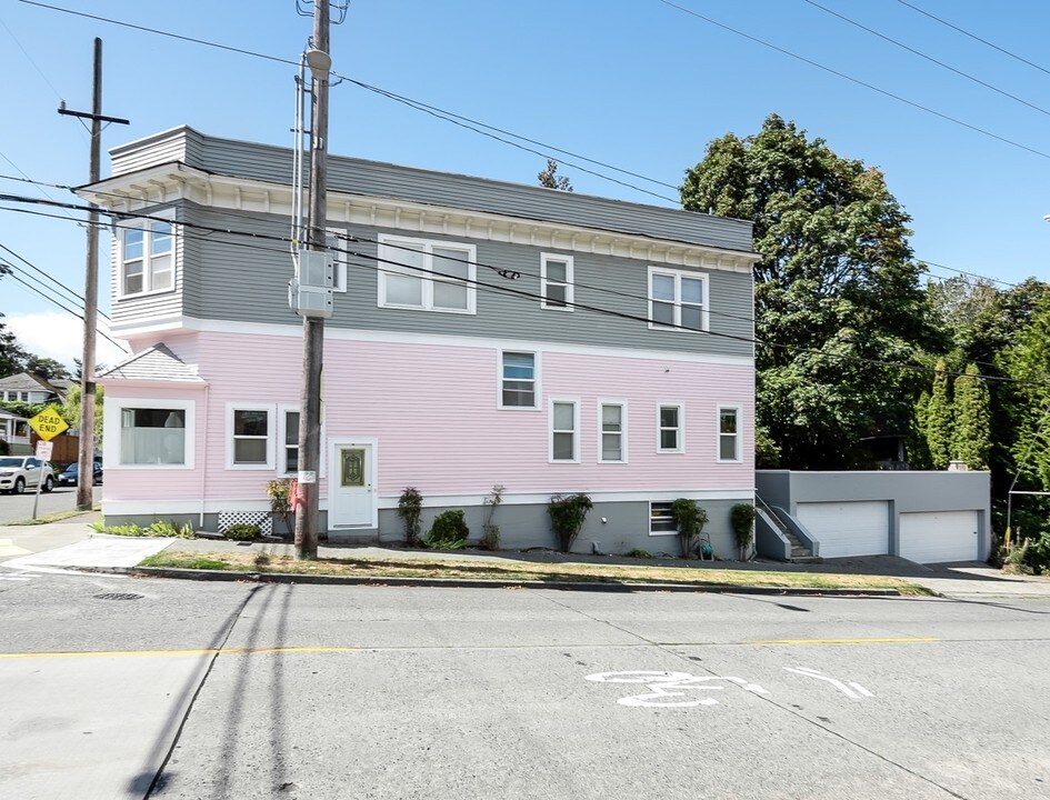 Park Apartments in Seattle, WA - Building Photo