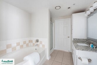 2801 Biltmore Park Dr in Orlando, FL - Building Photo - Building Photo