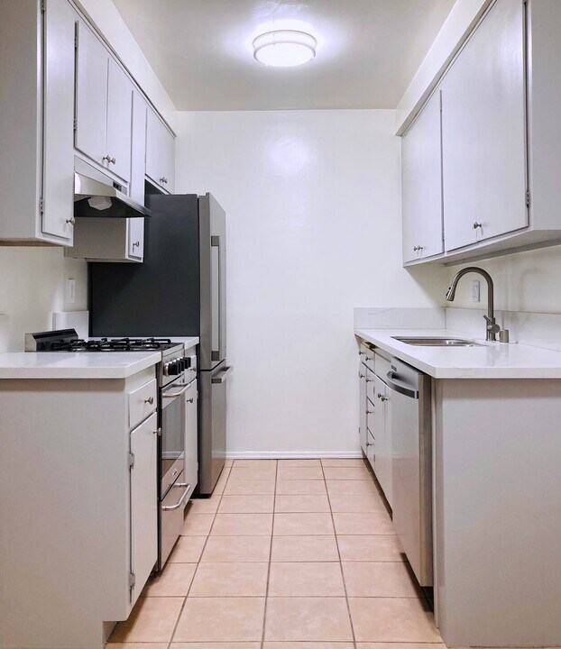 3712 Cardiff Ave in Los Angeles, CA - Building Photo