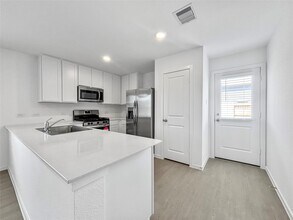 6022 Standpiper Lp in Baytown, TX - Building Photo - Building Photo