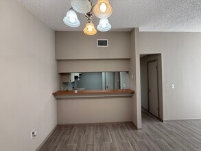 1958 Crystal Grove Dr, Unit Apt 4 in Lakeland, FL - Building Photo - Building Photo