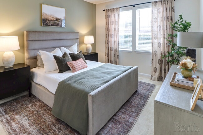 Muirfield Village Apartments