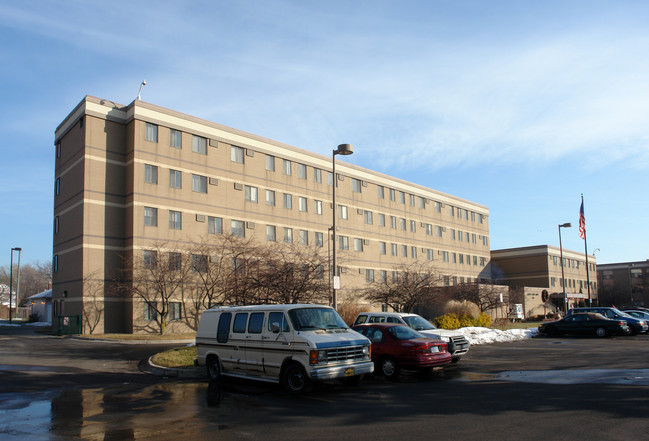 Chester Berry Manor Apartments in Eastpointe, MI - Building Photo - Building Photo