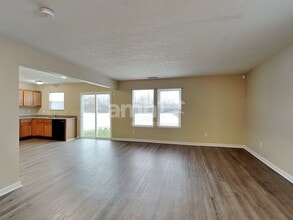 4143 Apple Creek Dr in Indianapolis, IN - Foto de edificio - Building Photo