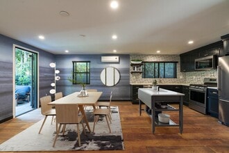 2415 Ocean Ave in Los Angeles, CA - Building Photo - Building Photo