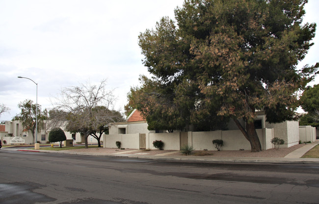 1342 W Emerald Ave in Mesa, AZ - Building Photo - Building Photo