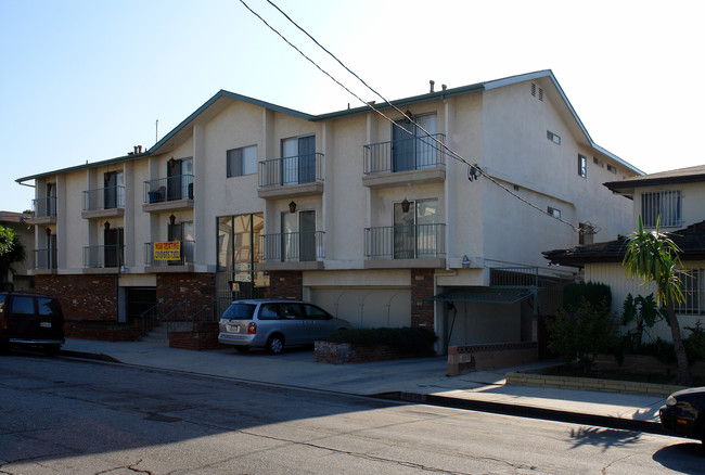 11520 Menlo Ave in Hawthorne, CA - Foto de edificio - Building Photo