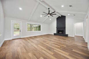 7907 12 Fairway Ln in Atascocita, TX - Building Photo