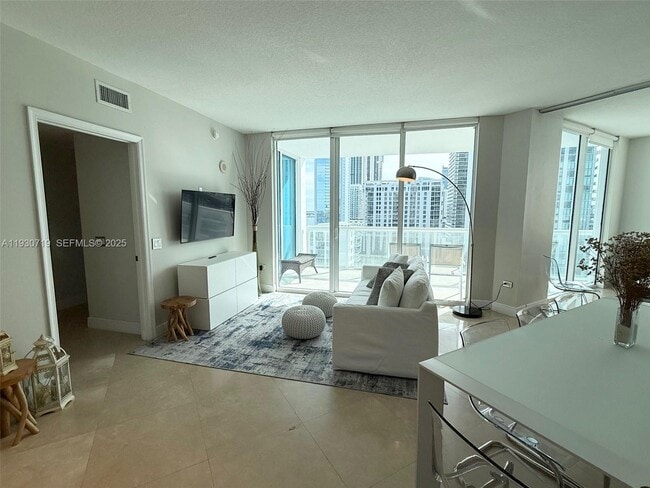 480 NE 30th St, Unit 1505 in Miami, FL - Foto de edificio - Building Photo