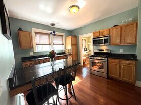 5 8th Ave, Unit 5 8th Avenue Danbury CT in Danbury, CT - Building Photo