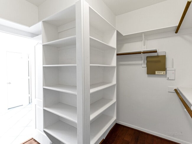 property at 5407 Lake Pl Dr