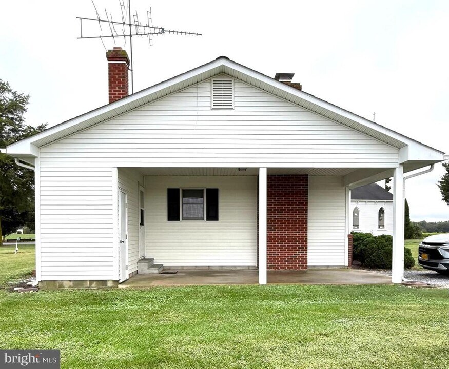 12111 Blades Rd in Cordova, MD - Building Photo