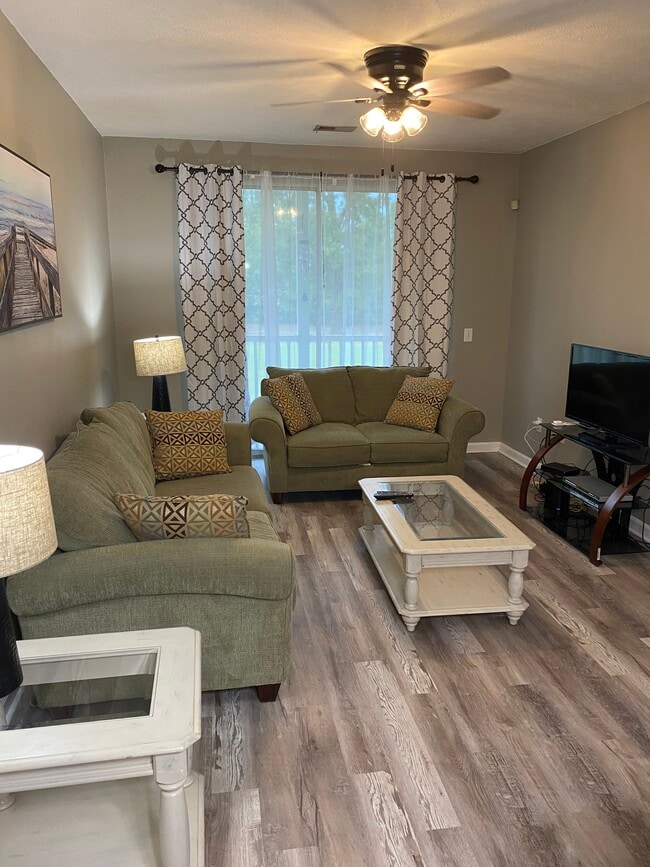 property at 624 River Oaks Dr
