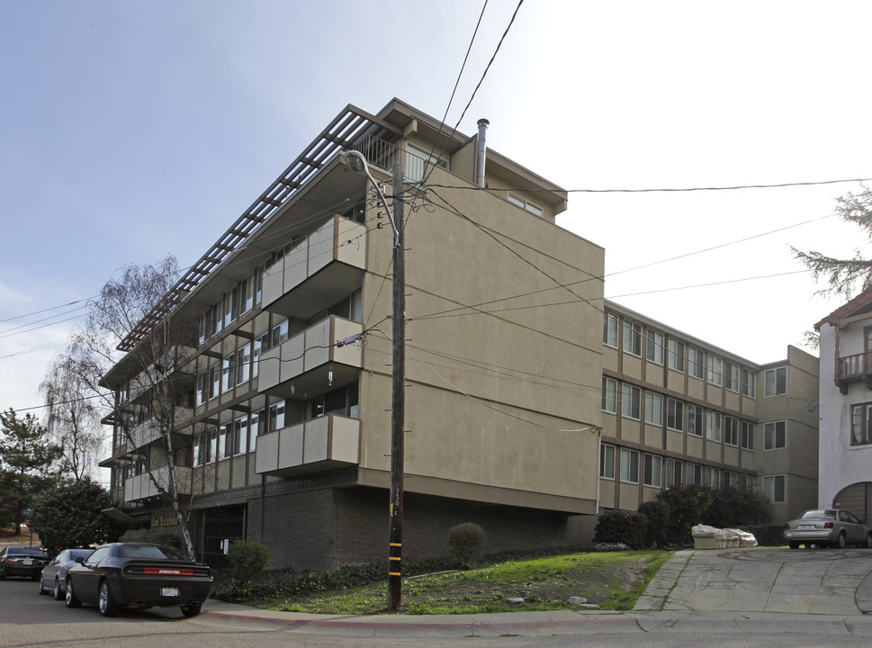 One Excelsior Apartments in Oakland, CA - Building Photo