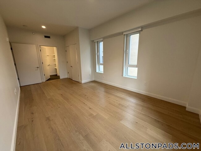55 Brighton Ave, Unit 219
