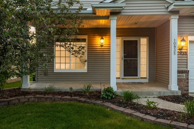 10935 Eagle View Pl in Woodbury, MN - Building Photo - Building Photo