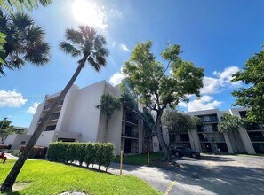 8700 SW 133rd Avenue Rd, Unit 312 in Miami, FL - Building Photo - Building Photo