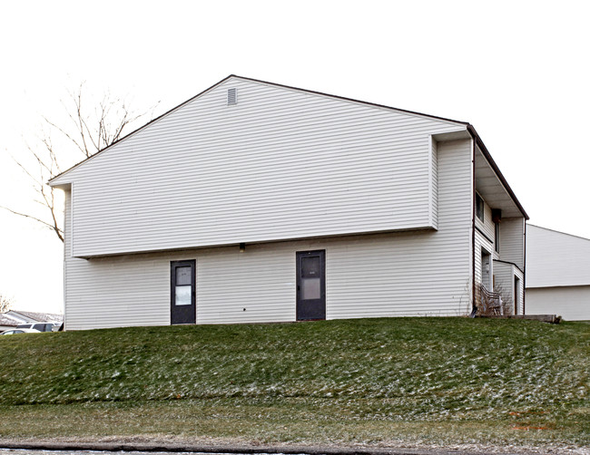 Birchwood Townhouse Apartments in Stillwater, MN - Building Photo - Building Photo