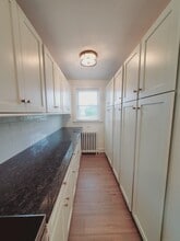 16 Highland Rd in Greenwich, CT - Building Photo - Building Photo