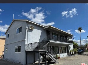 6711 Fulton Ave, Unit 3 in Van Nuys, CA - Building Photo - Building Photo