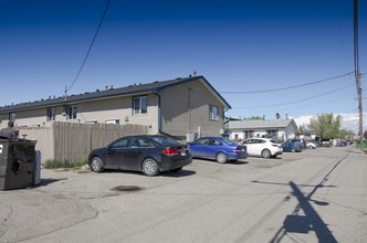 Bow Valley Flats in Calgary, AB - Building Photo - Building Photo