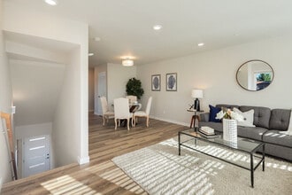 1822 SW 96th Ln in Seattle, WA - Building Photo - Building Photo