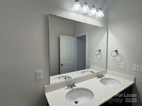 189 Titanium Dr in Statesville, NC - Building Photo - Building Photo