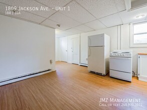 1809 Jackson Ave in Ann Arbor, MI - Building Photo - Building Photo