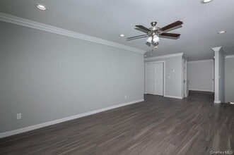 148 Cassa Loop in Holtsville, NY - Building Photo - Building Photo