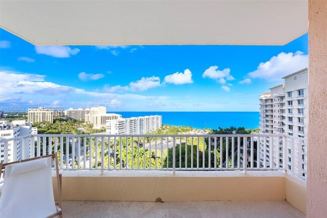 781 Crandon Blvd in Key Biscayne, FL - Foto de edificio - Building Photo