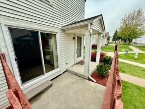 42484 Saratoga Rd in Canton Township, MI - Building Photo - Building Photo