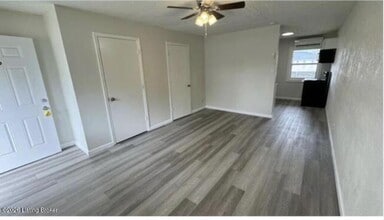 3632 Manslick Rd in Louisville, KY - Building Photo - Building Photo