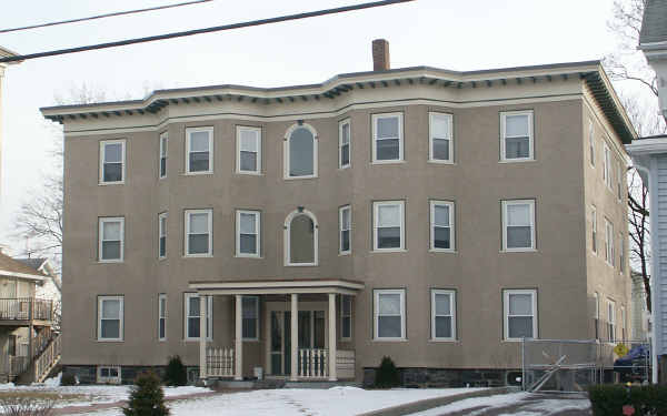 12 Pearl St in Medford, MA - Building Photo