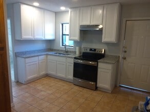 1118 Santa Anna, Unit Unit#2 in San Antonio, TX - Building Photo - Building Photo