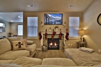 13373 N Loveland Way in Hayden Lake, ID - Building Photo - Building Photo