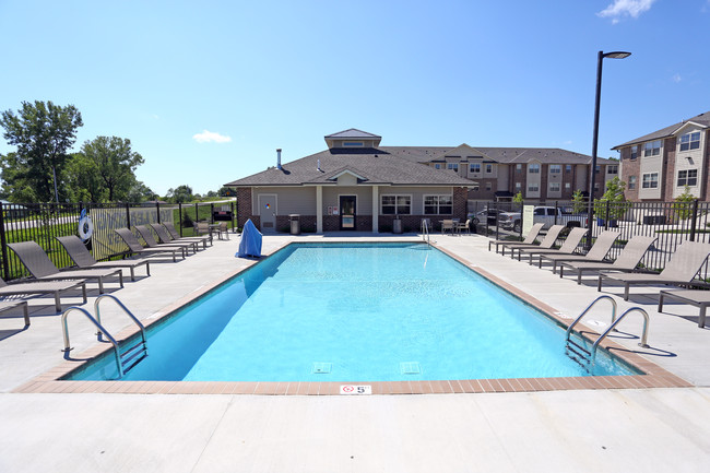 Maplewood Townhouses in West Des Moines, IA - Building Photo - Building Photo