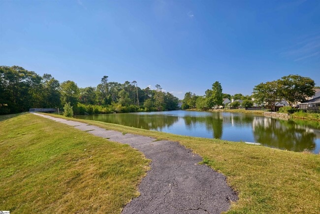 307 Woodruff Lake Way in Simpsonville, SC - Building Photo - Building Photo
