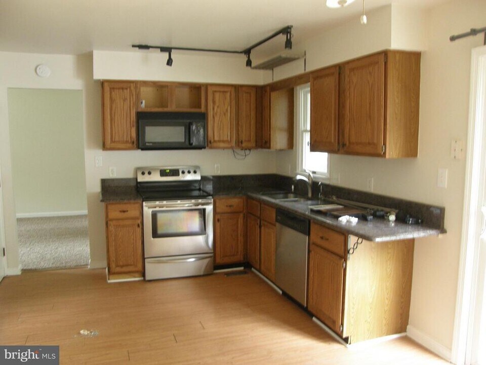 1193 Maple Ave in Shady Side, MD - Building Photo