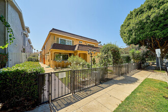 2914 Arizona Ave in Santa Monica, CA - Building Photo - Building Photo