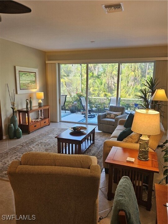 9211 Aviano Dr in Ft. Myers, FL - Building Photo