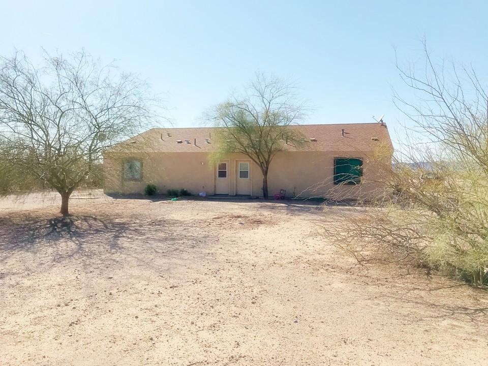 MONTEZUMA DUPLEX in Eloy, AZ - Building Photo