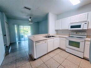 6124 Osprey Lake Cir in Riverview, FL - Building Photo - Building Photo