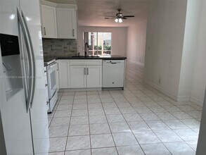 2208 Ensenada Terrace in Weston, FL - Building Photo - Building Photo