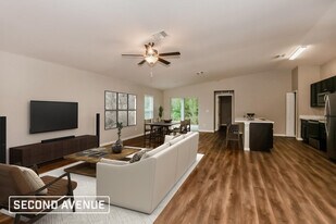 736 Barcia St E in Lehigh Acres, FL - Building Photo