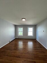 71 Hancock Ave, Unit 2R in Jersey City, NJ - Building Photo - Building Photo